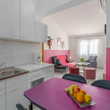 Apartment In Porec/istrien 34483 Porec